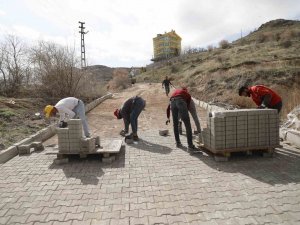 Esentepe Mahallesinde Yol Yenileme Çalışmaları Başladı