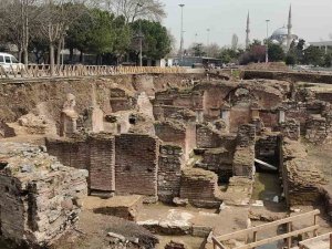 Saraçhane Arkeoloji Parkı’nda Roma Dönemine Ait Heykel Bulundu