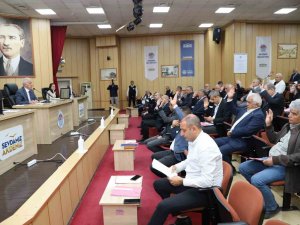 Gültak: "Güneş Balçıkla Sıvanmaz"