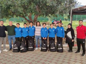 Başarılı Güreşçilere Malzeme Desteği