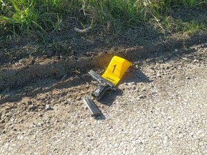 Yol Kenarında Sahipsiz Tabanca Bulundu