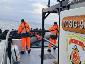 Ayvalık Açıklarında 59 Düzensiz Göçmen Kurtarıldı