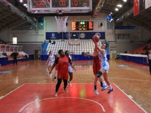 Tkbl: İ̇zmit Belediyespor: 67 - Turgutlu Belediyespor: 72