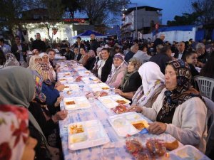 Binlerce Aydınlı Aydın Büyükşehir Belediyesi’nin İftar Sofralarında Buluşuyor