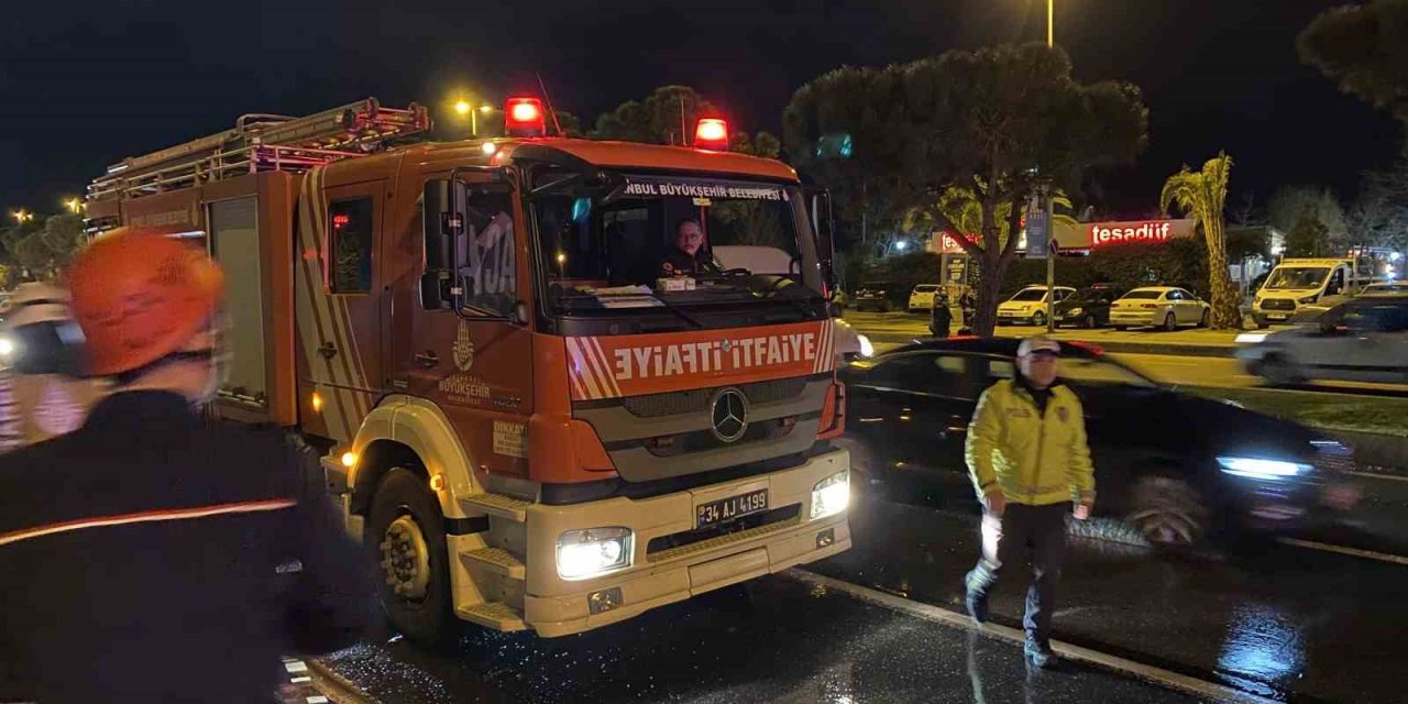 Maltepe Sahilde Otomobilin Çarptığı Yaya Hayatını Kaybetti