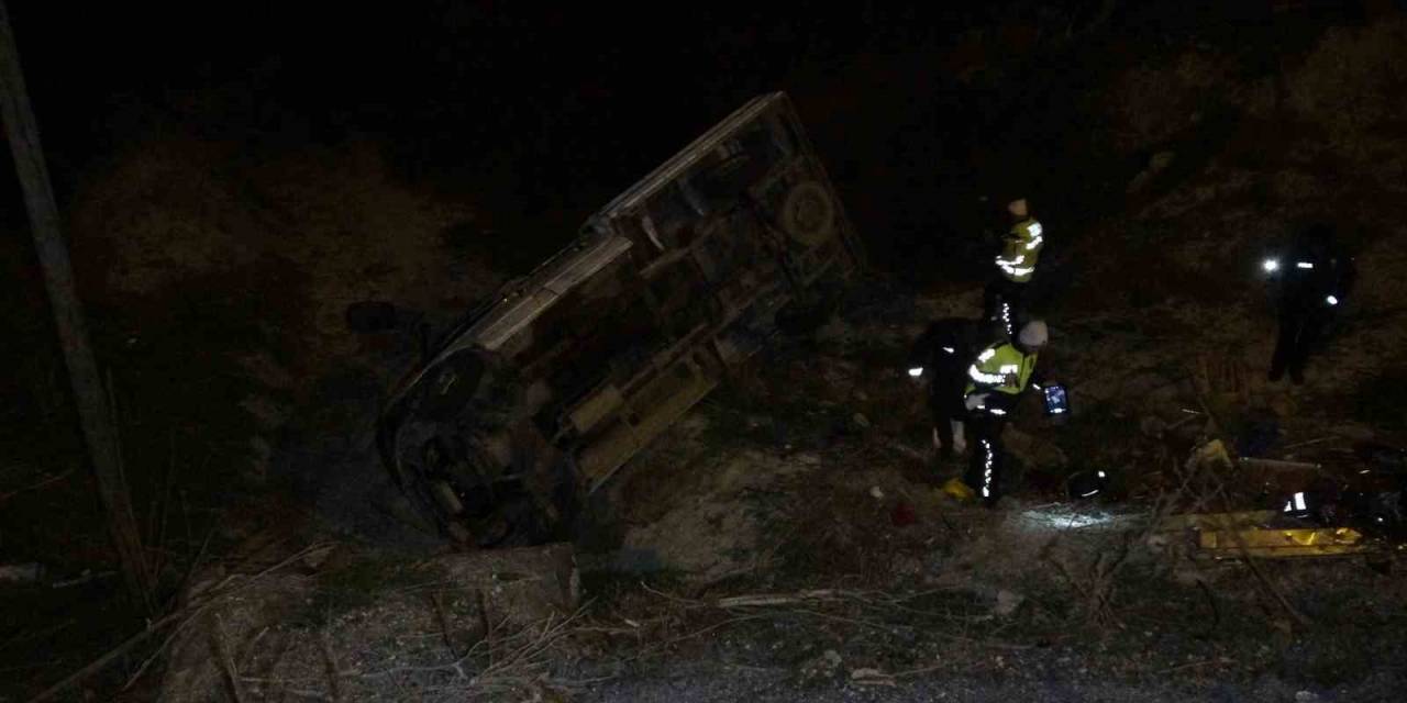 Kontrolden Çıkan Araç Şarampole Yuvarlandı: 1 Yaralı