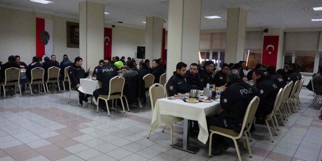 Polis Ekipleri Sahur Sofrasında Bir Araya Geldi