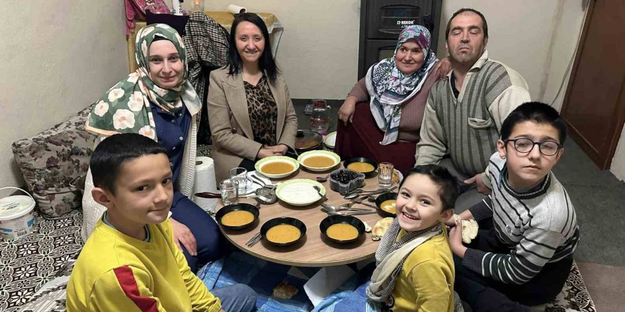 Başkan Tekin,  Gürer Ailesinin İftar Sofrasına Misafir Oldu