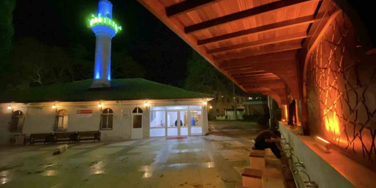 Tarihi Sümer Cami’nin Dokusuna Uygun Şadırvan