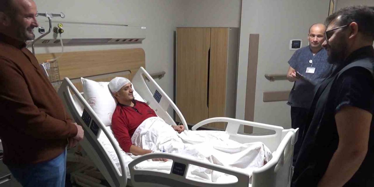 Bilinci Açık Hastaya Beyin Tümörü Ameliyatı Yapıldı