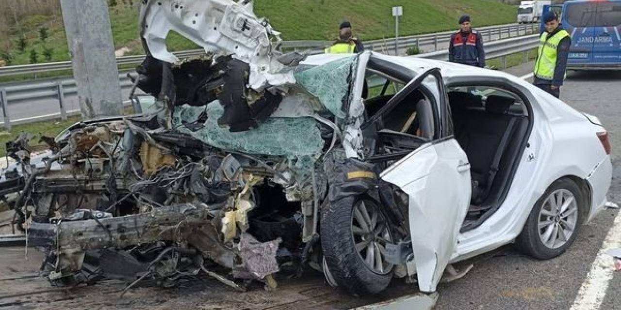 Kuzey Marmara’da Feci Kaza: Motor, Otomobilden Ayrılarak Yola Savruldu
