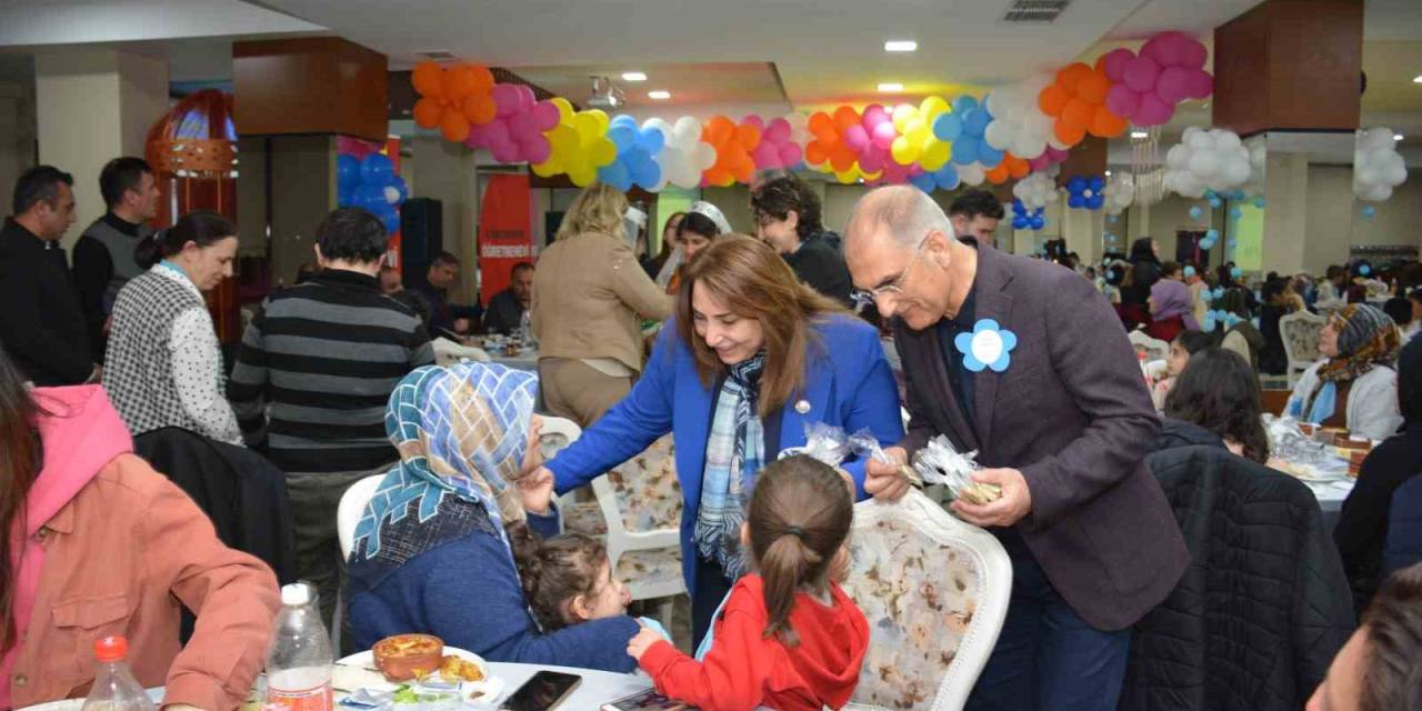 Otizmli Öğrenciler İftar Programında Bir Araya Geldi