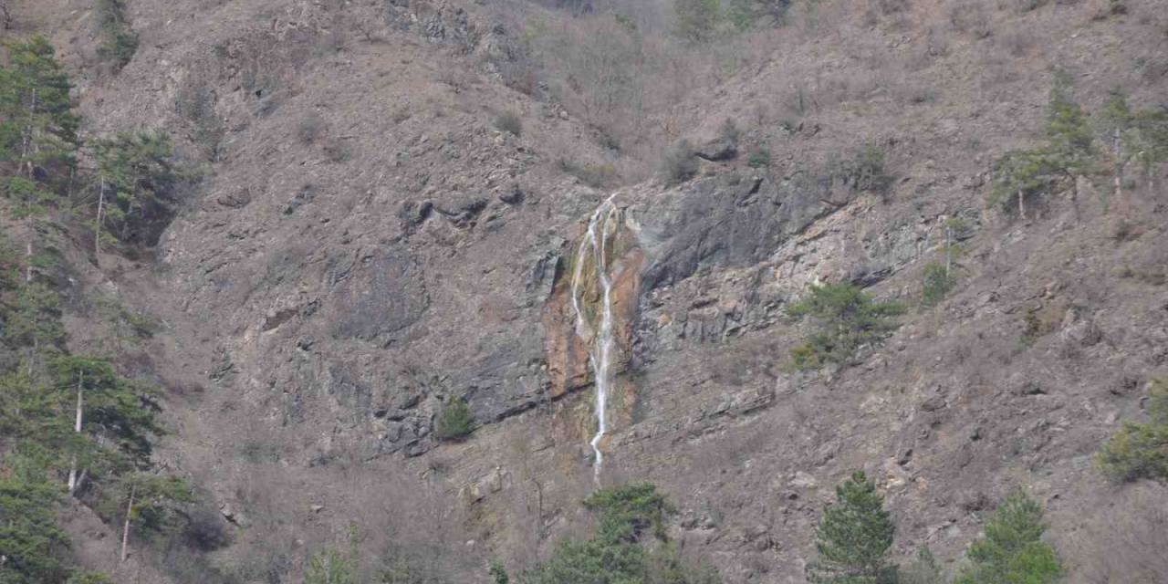 Yağan Yağmurlar Şelaleye Yaradı