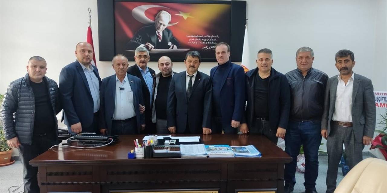 Muhtarlardan Başkan Muammer Özcura’ya Tebrik