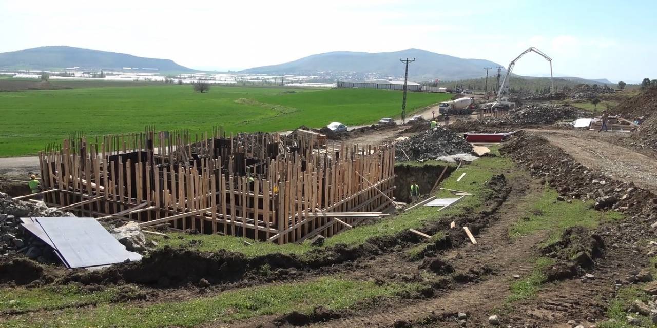 Temeller Atıldı, Köy Evleri İnşa Ediliyor: Depremzedeler Heyecanla Yeni Evlerinin Tamamlanmasını Bekliyor