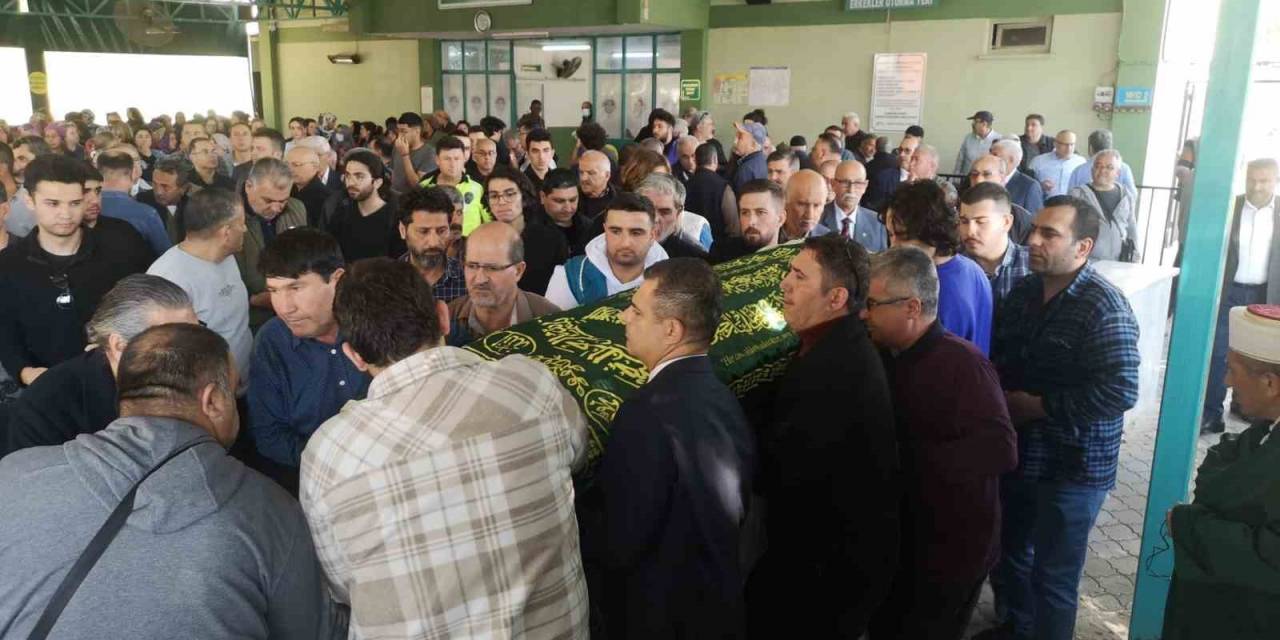 Fenomen Annenin, Kaleden Düşen Tıp Fakültesi Öğrencisi Oğlu Son Yolculuğuna Uğurlandı