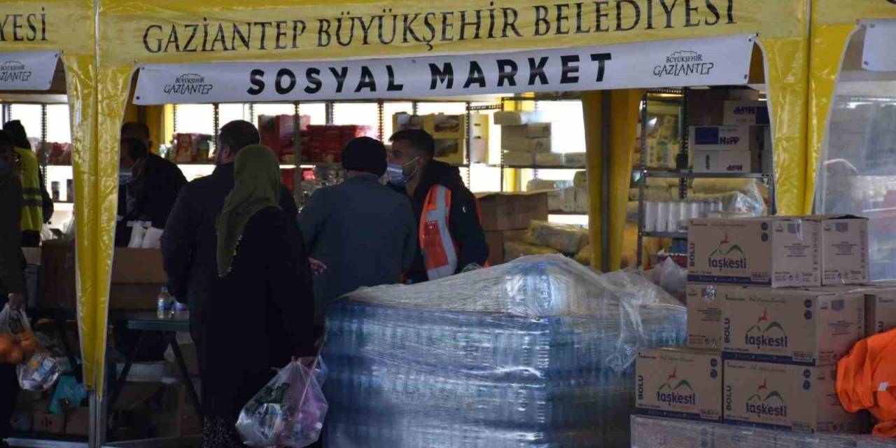 Sosyal Marketler Depremzedelerin İhtiyaçlarını Karşılıyor