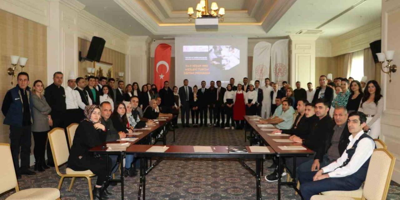 Kültür Ve Turizm Bakanlığından Van’daki Otel Çalışanlarına Eğitim