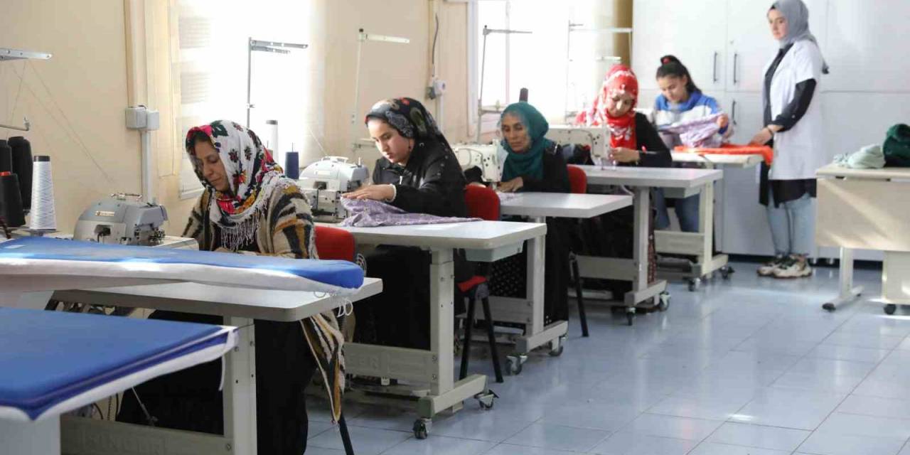 Diyarbakır’da ‘dom Kadınlar’ İçin Hazırlanan Proje Hayata Geçirildi