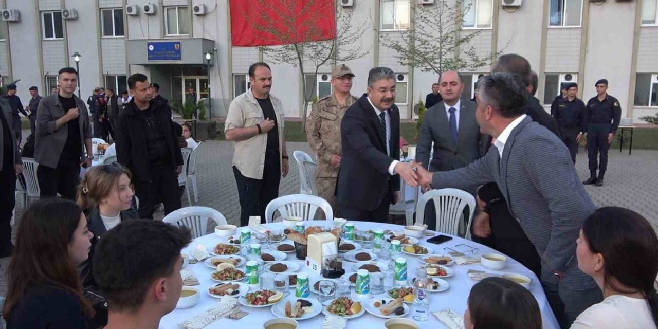 İl Jandarma Komutanlığından Şehit Aileleri Ve Gazilere İftar