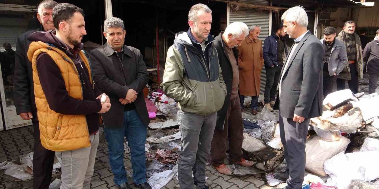 Dükkanları Yanan Pazar Esnafı Yardım Bekliyor