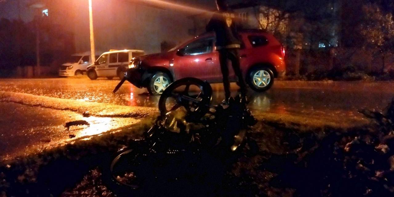 Otomobil İle Motosiklet Çarpıştı: 1 Yaralı