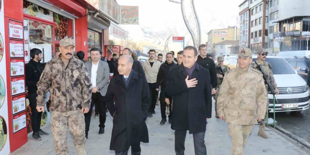 Emniyet Genel Müdürü Aktaş Hakkari’de Esnafları Dinledi
