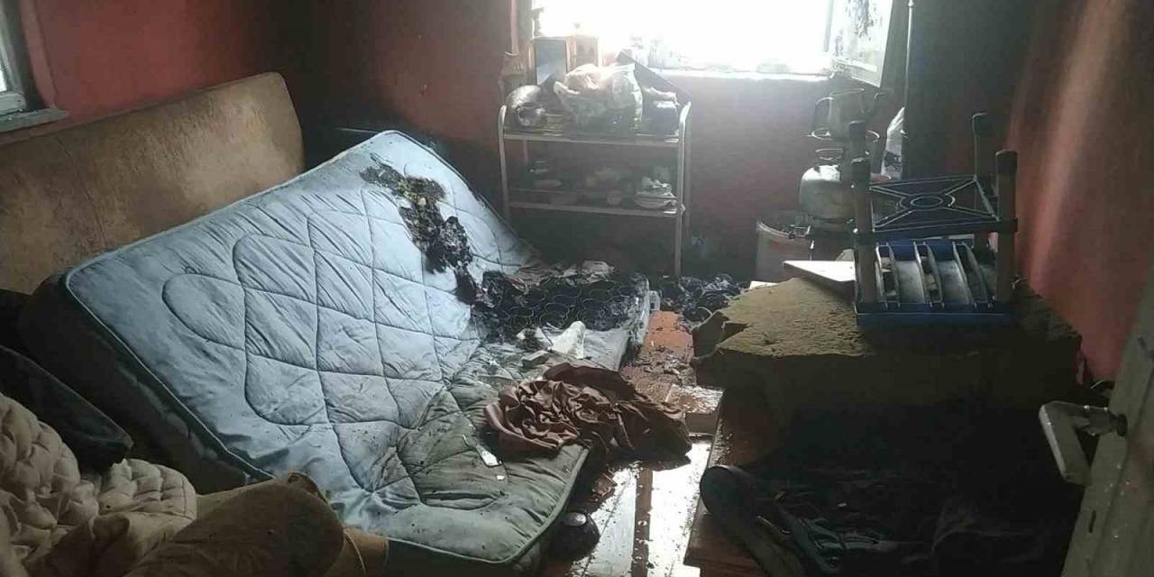 Uykuda Yangına Yakalanan Yaşlı Adam Ağır Yaralandı