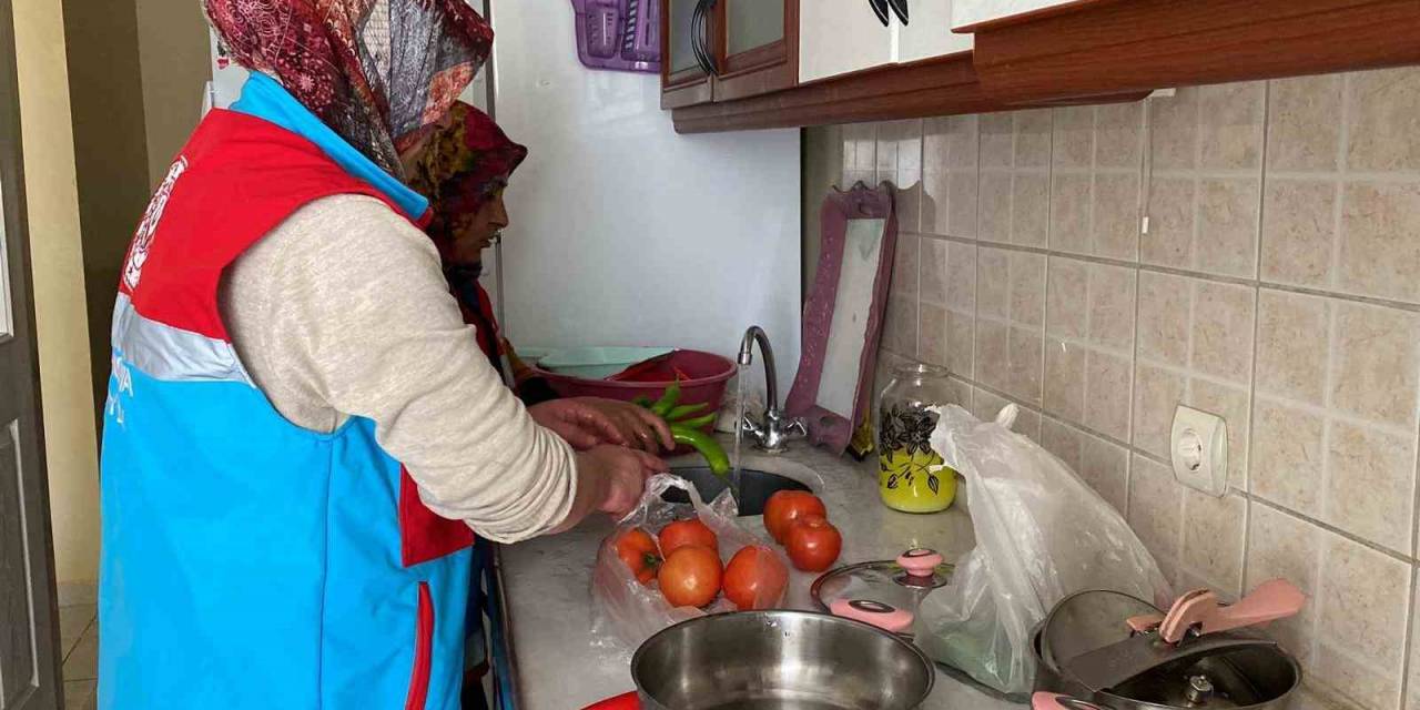 İhtiyaç Sahiplerinin Temizliği Ve İftarı ’vefa’ Ekibinden