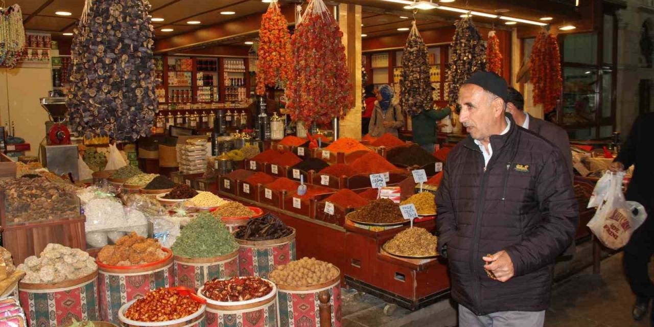 Tarihi Kapalı Çarşıda Ramazan Bereketi