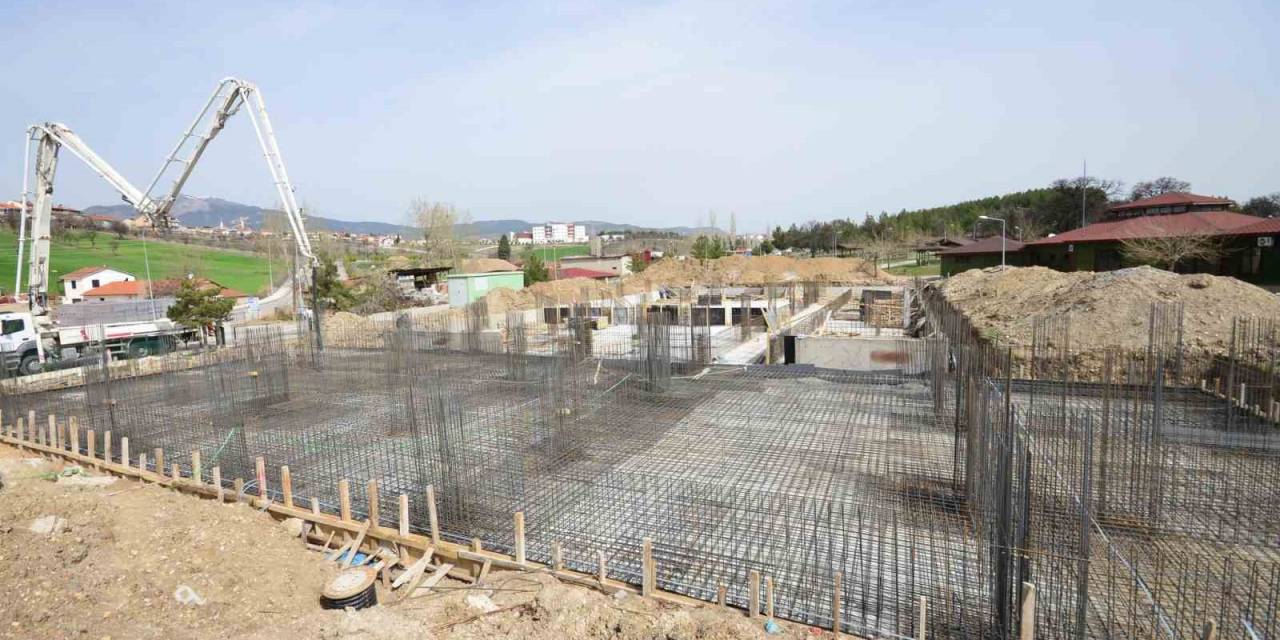Gediz’de Gençlik Merkezi İnşaatı Başladı