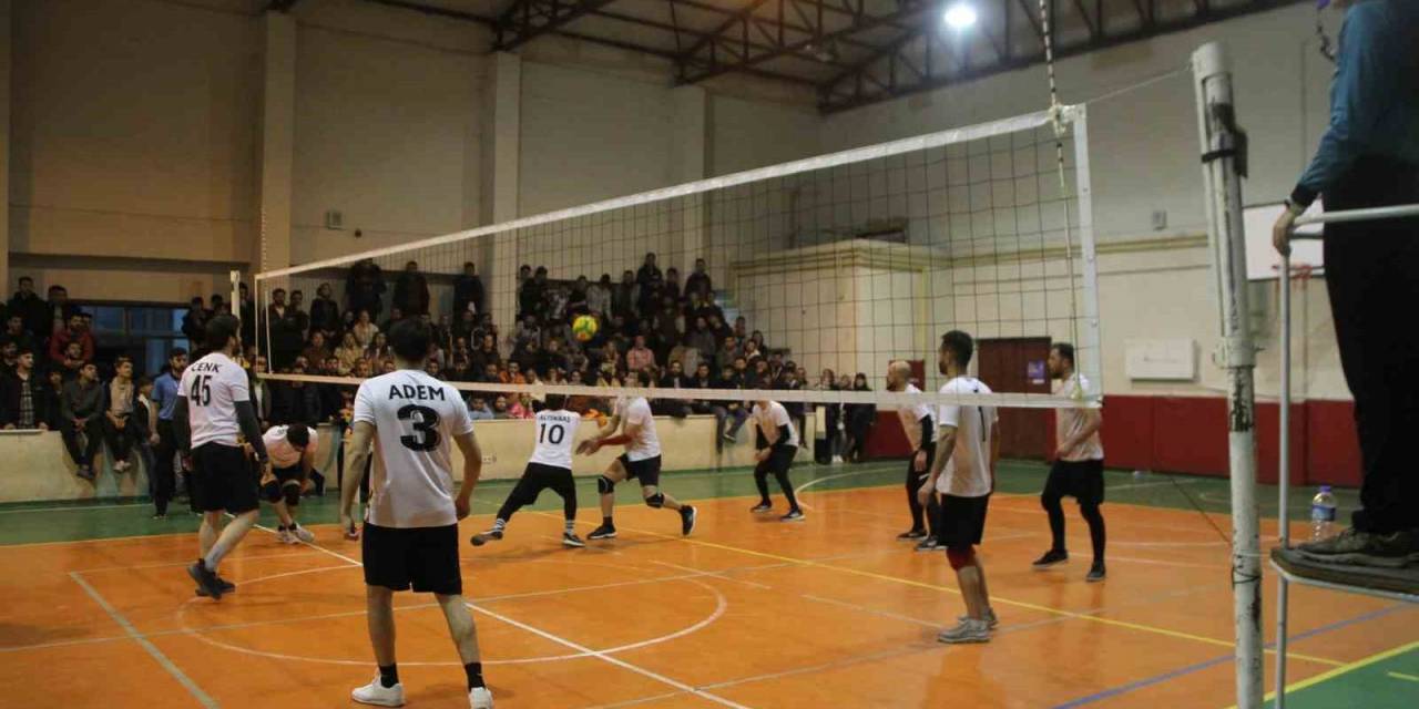 Malazgirt’te ‘kurumlar Arası Voleybol Turnuvası’ Sona Erdi