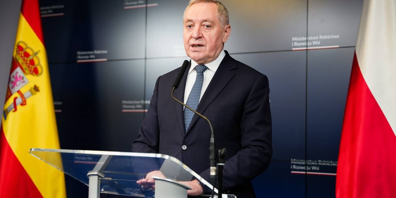 Polonya Tarım Bakanı İstifa Etti