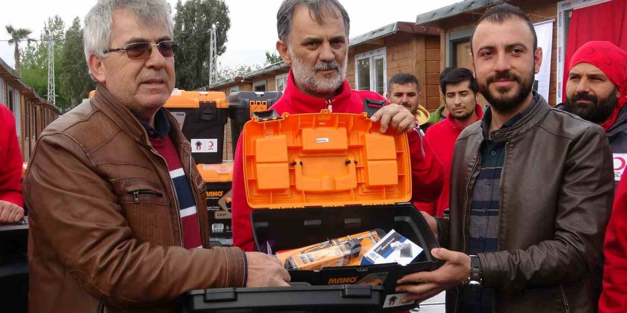Hatay’da 193 Esnafa Takım Çantası Verildi