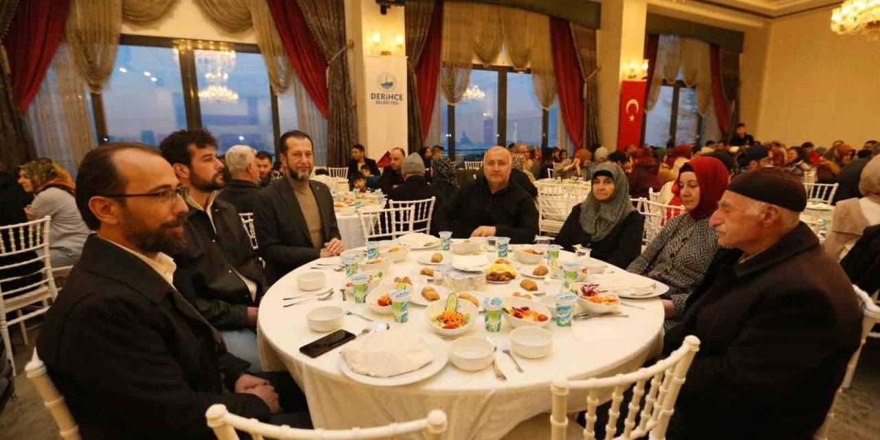 Derince’de Depremzedeler İftarda Bir Araya Geldi