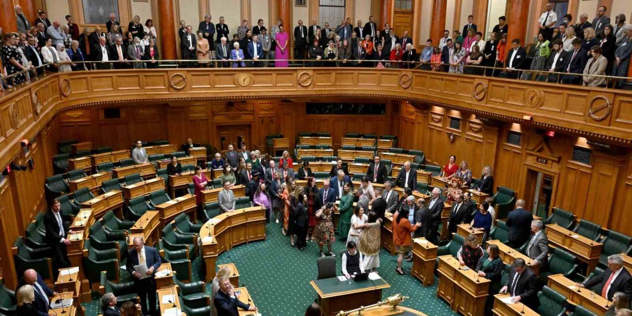 Yeni Zelanda’da Eski Başbakan Ardern Parlamentoya Duygusal Veda