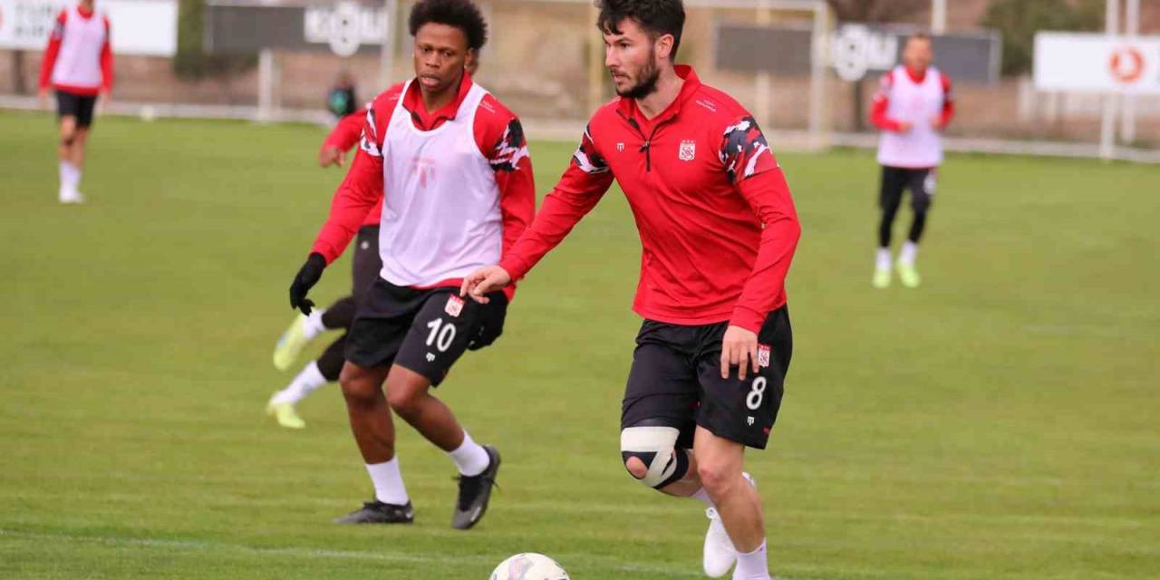 Sivasspor Çift Kale Maç Yaptı