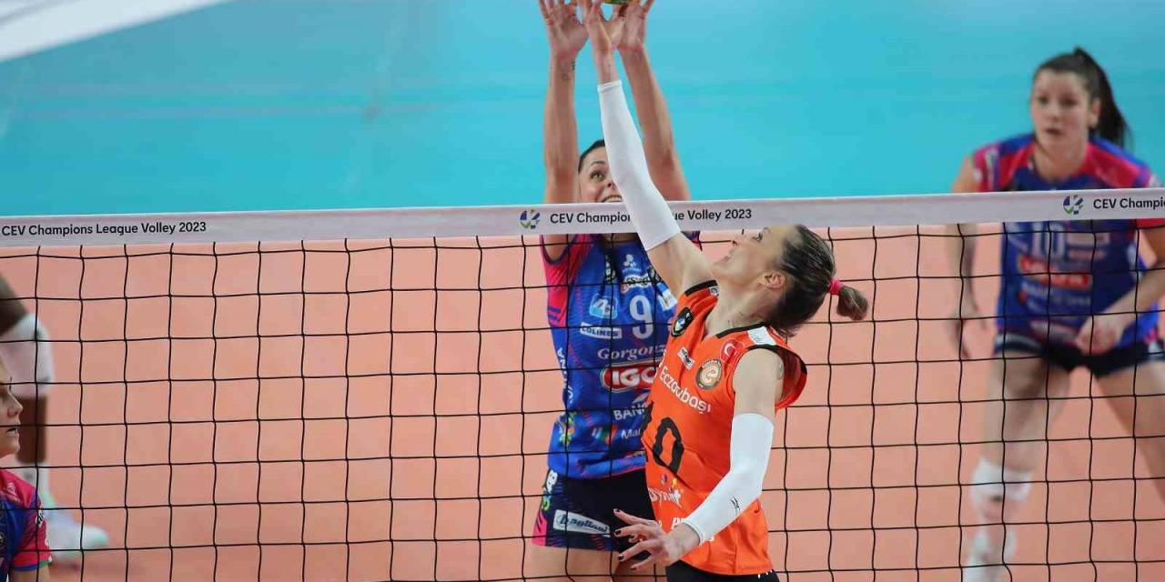 Cev Şampiyonlar Ligi: Igor Gorgonzola Novara: 3 - Eczacıbaşı Dynavit: 2