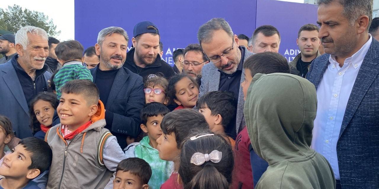 Bakan Kasapoğlu, Depremzedelerle Bir Araya Geldi