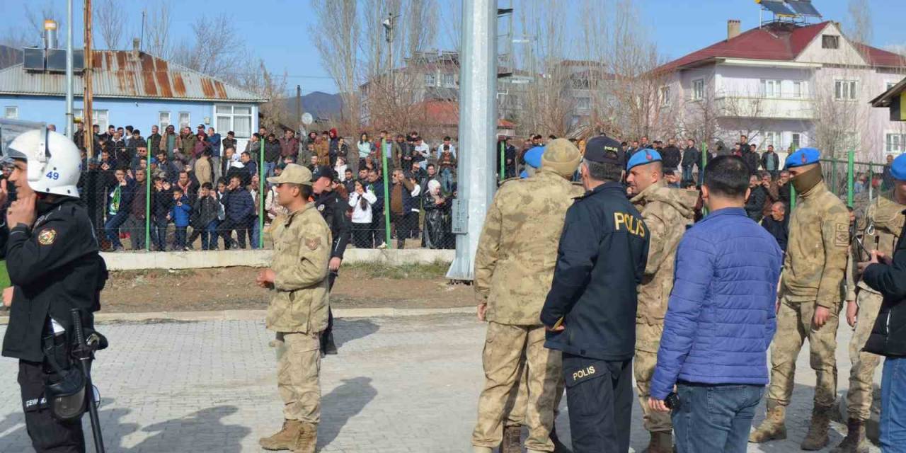 Amatör Maçta Olaylar Çıktı, Polis Toma İle Müdahale Etti