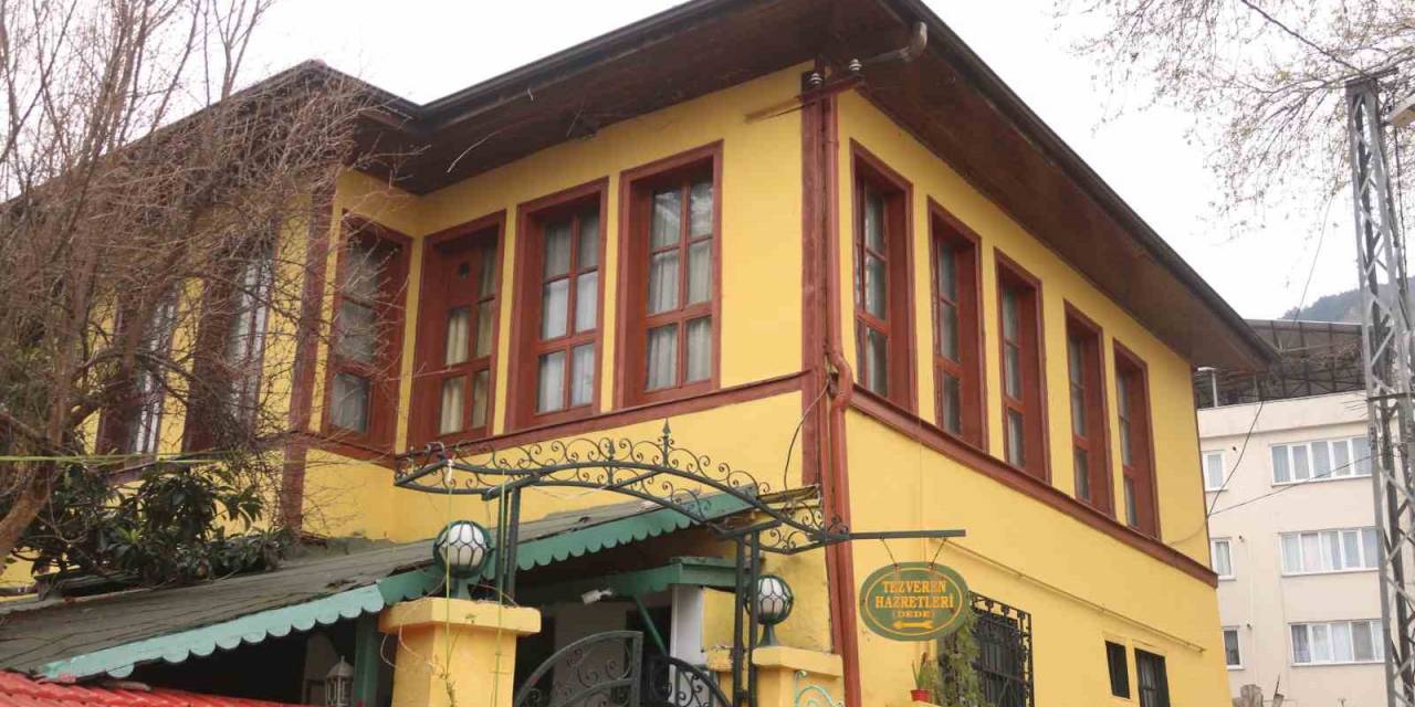Evin İçindeki Türbe Ramazan’da İlgi Odağı Oldu