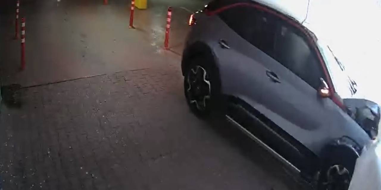 Bir Gün Önce Satın Aldığı Engelli Aracıyla Kaza Yaptı, O Anlar Kamerada