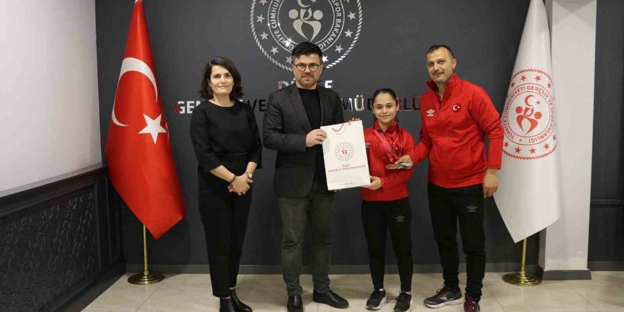 Yazıcı, Dünya Şampiyonunu Ağırladı