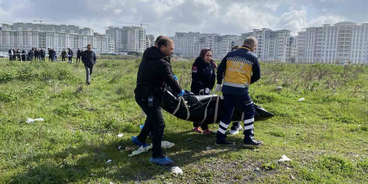 Küçükçekmece’de 21 Yaşındaki Genç Arazide Ölü Bulundu