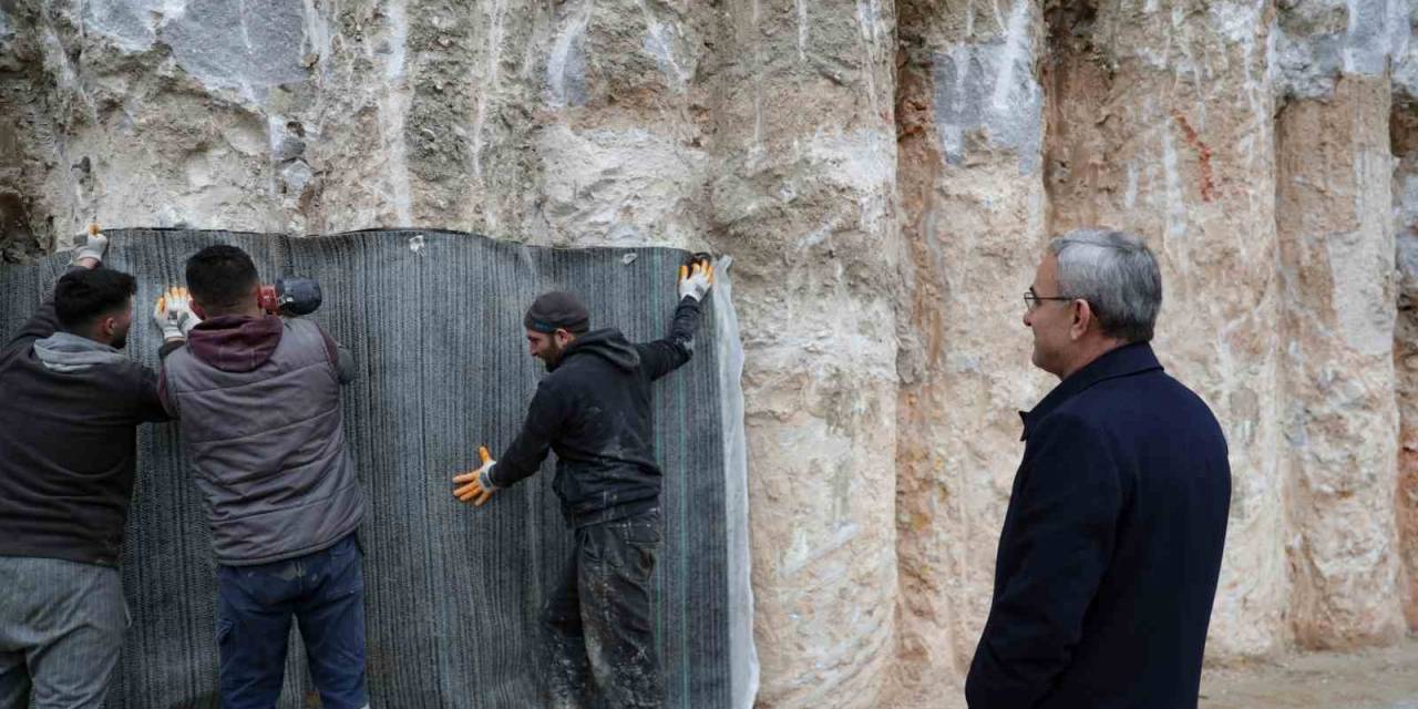 Kütüphane Ve Kültür Merkezi İnşaatındaki Çalışmaları İnceledi