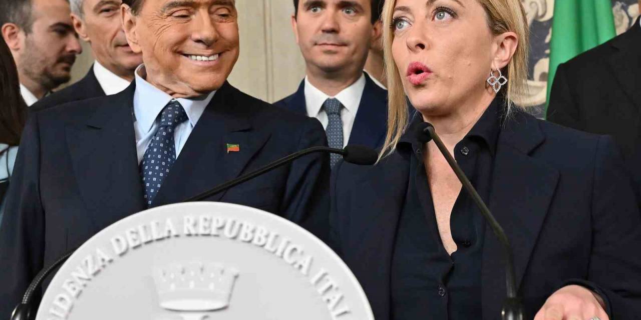 Eski İtalya Başbakanı Berlusconi’nin Lösemiye Yakalandığı İddiası