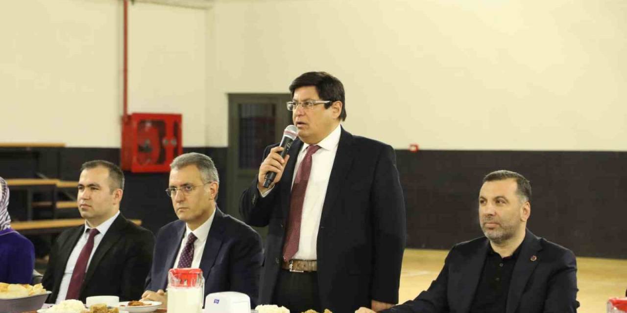 Başsavcı Kılıç’tan Çocuk Ve Genç Tutuklulara: "bol Bol Kitap Okuyun"