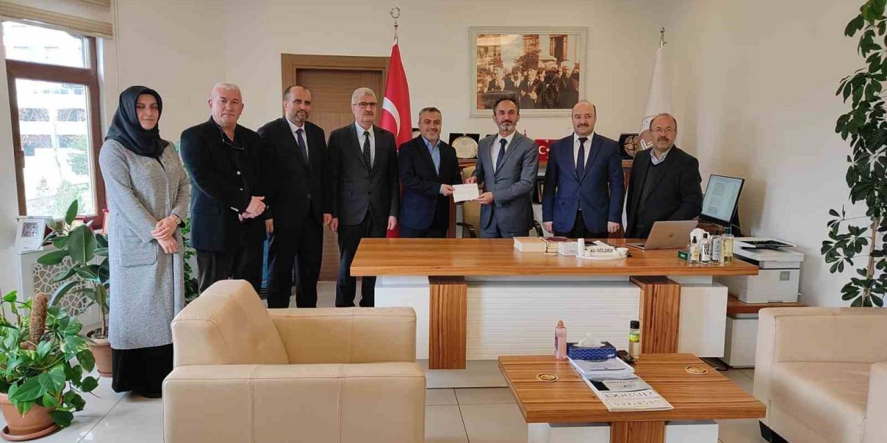 Yozgat’ta Din Görevlileri Maaşlarını Depremzedelere Bağışladı