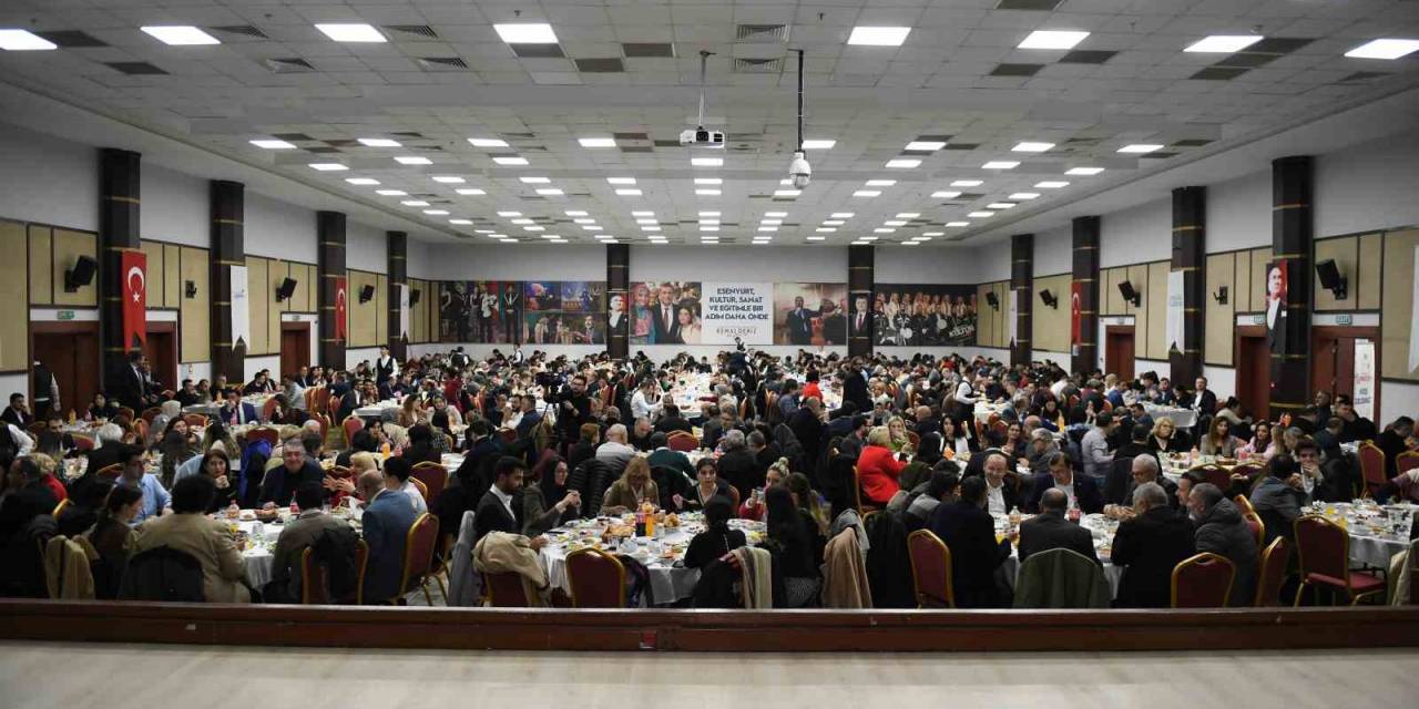 Esenyurt Belediye Başkanı Bozkurt, Smmm Üyeleri Ve Hukukçularla İftarda Buluştu