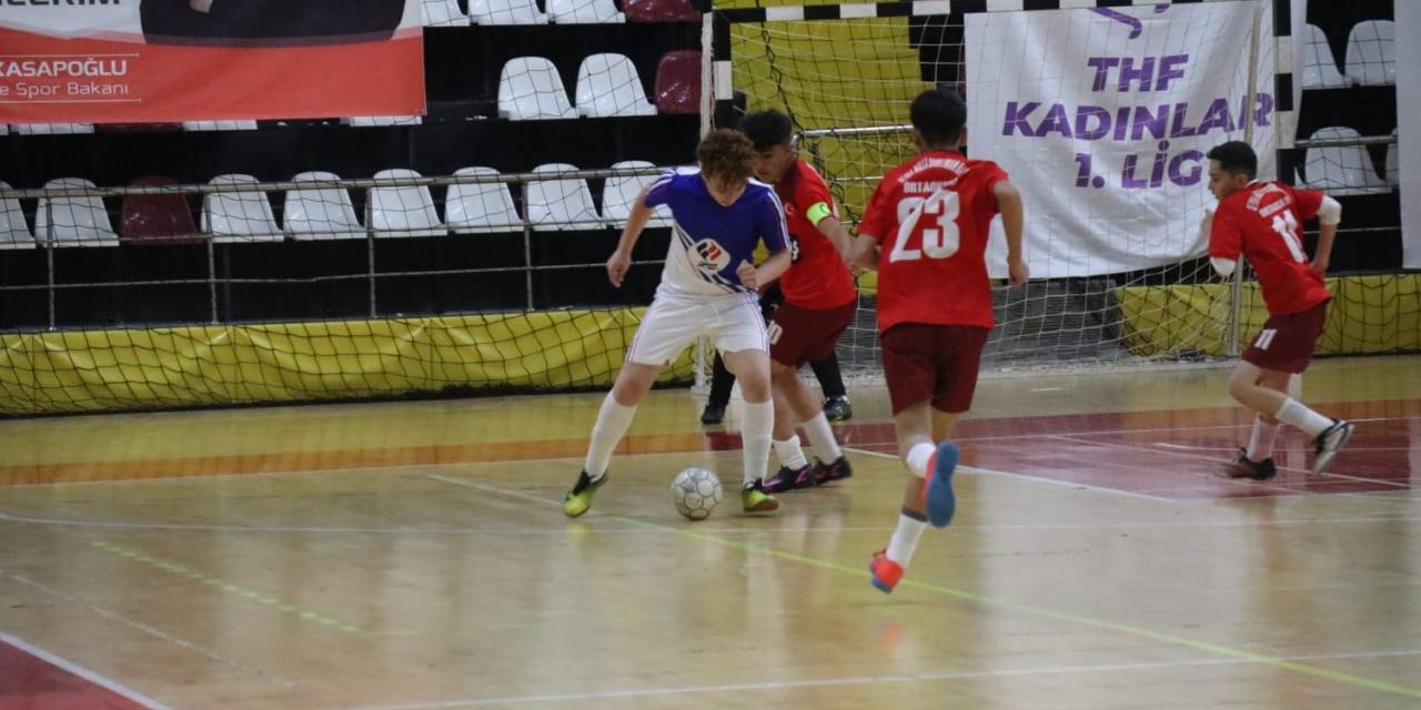 Elazığ’da Futsal İl Şampiyonası Başladı